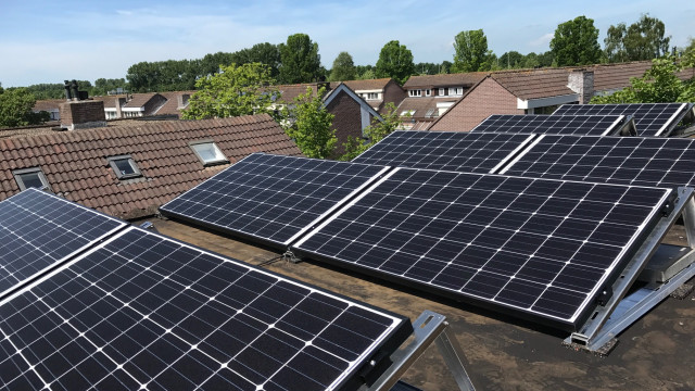 15 Solarwatt glas-glas 60M 300 Wp op de vang te Hoorn