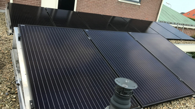 10 DMEGC 290 Wp PERC op de Dokter Nuijensstraat te Westwoud