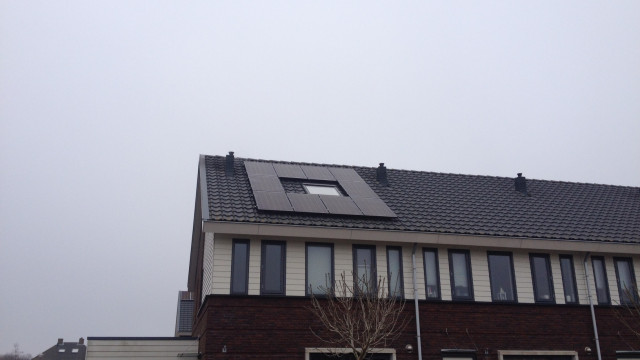 10 Solarwatt glas glas met micro-omvormer, Boegbeeld, Medemblik  Galerij zonnepanelen