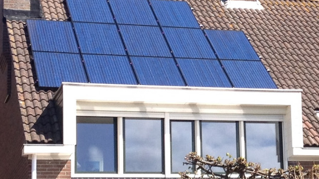 13 Solarwatt glas-glas panelen met micro omvormer, Herenkamer, Enkhuizen  Galerij zonnepanelen